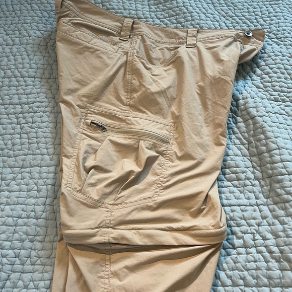 MARMOT - Men’s travel pants- zip off- to shorts. 32”x32”. Excellent condition - Picture 13 of 14